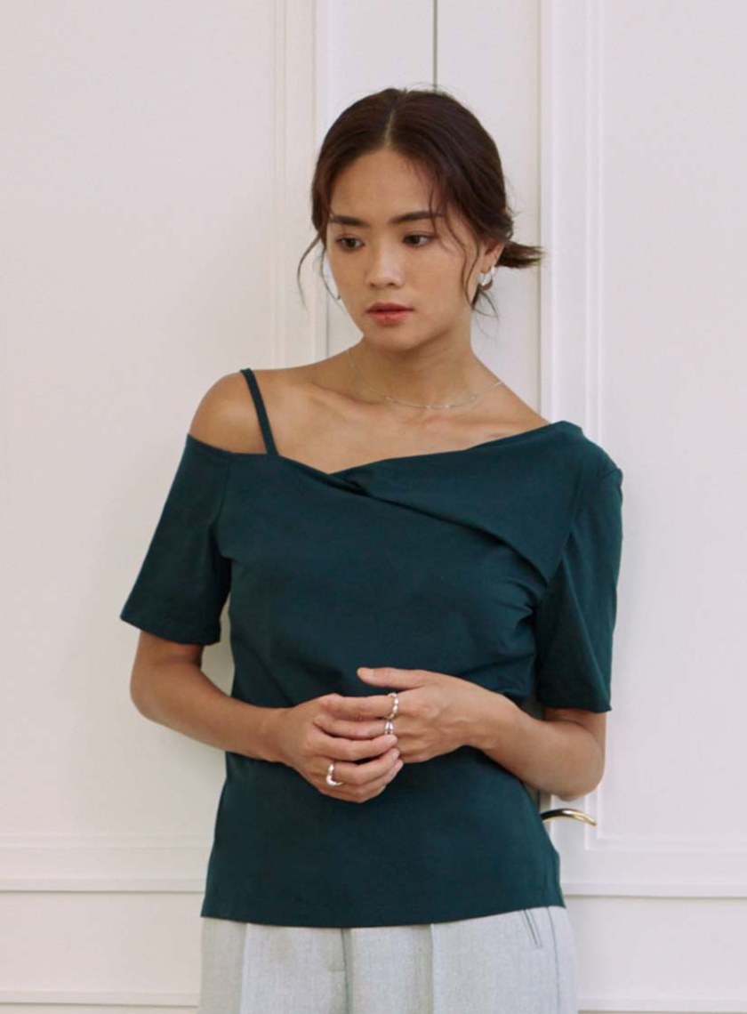 不對稱斜領單肩帶BRA上衣